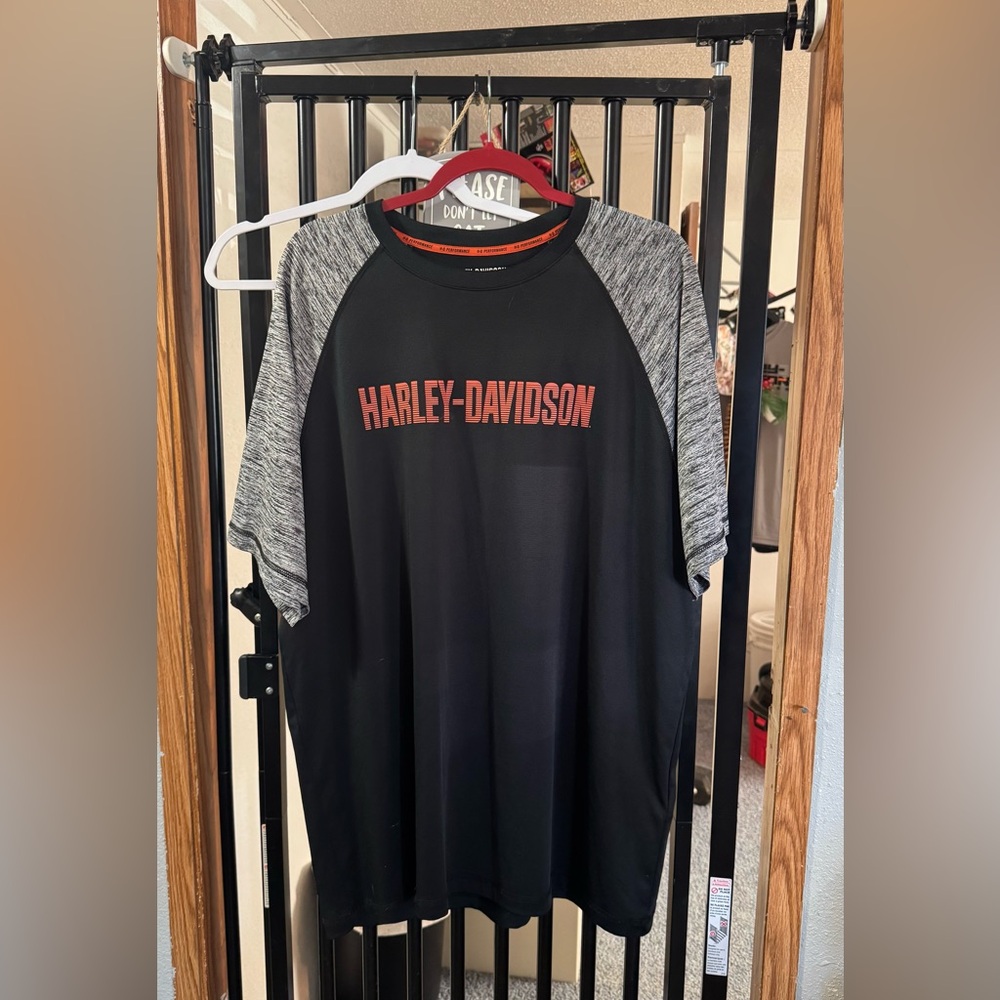 Harley-Davidson Black and Gray Tee with Red Logo
